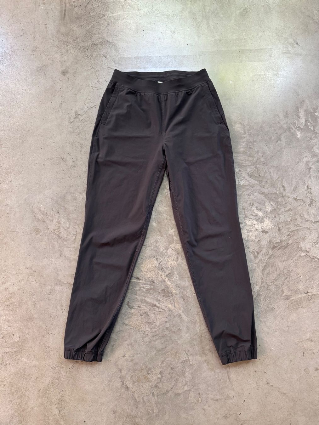Lululemon Pantaloni: Adapted State Jogginghose Lululemon – Usato da Zürich venduto da lillaulrich