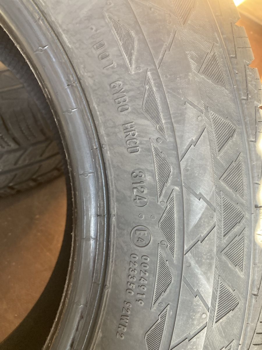 Accessori per altri veicoli: 235/65R16C Continental – Usato da Liebistorf venduto da Coyotes 1