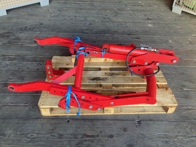 Pflüge: Dreipunktgestänge / Hitch zu Pöttinger – Gebraucht aus Ruswil von JD6210R