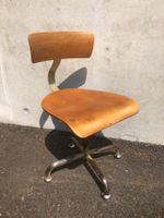 Wunderbarer Stuhl aus Werkstatt, mit schöner Patina