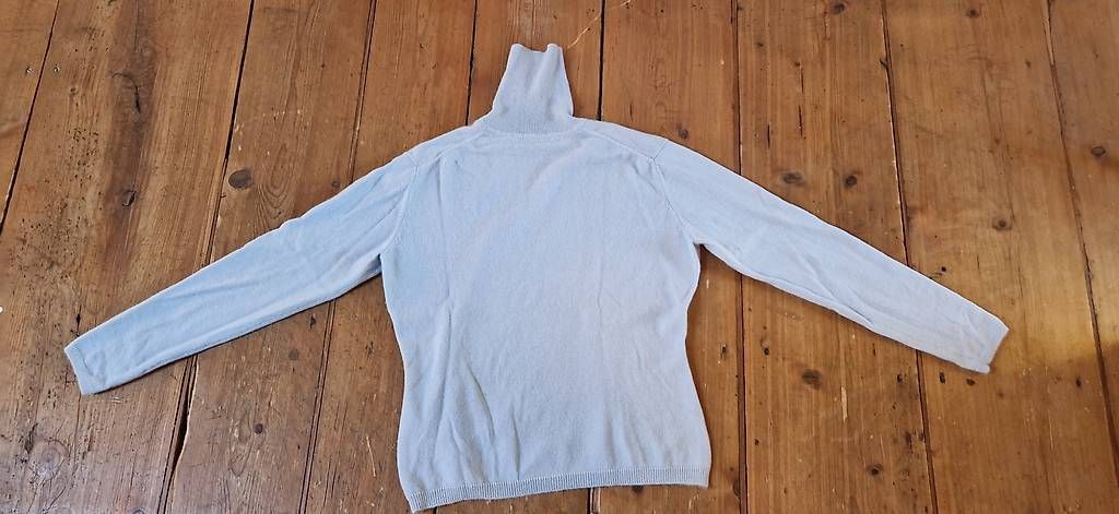 Maglioni & Felpe: Hellblauer Cashmere Rollkragenpullover in Grösse 42 – Usato da Zürich venduto da ninni_me 1