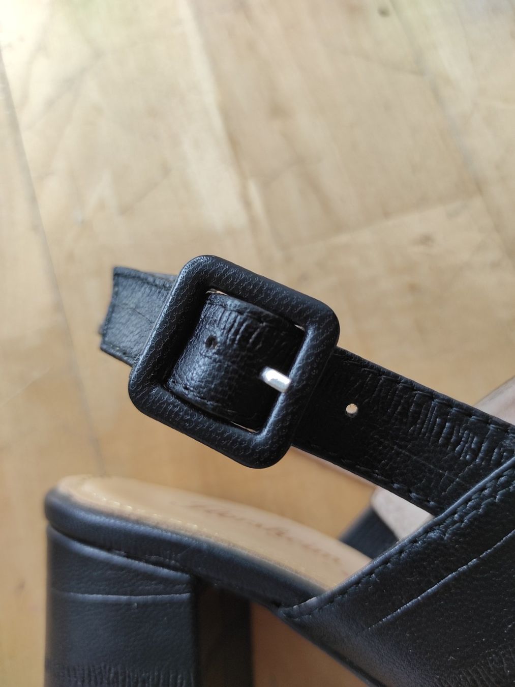 Scarpe da donna: Florsheim schwarze Sandale – Usato da Zürich venduto da ele_h5rz 3