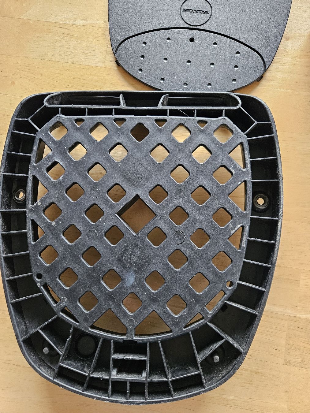 Honda Topcase: Honda Topcase Platte / Trägerplatte Universal Schwarz – Usato da Niedergösgen venduto da Sabina6355 2