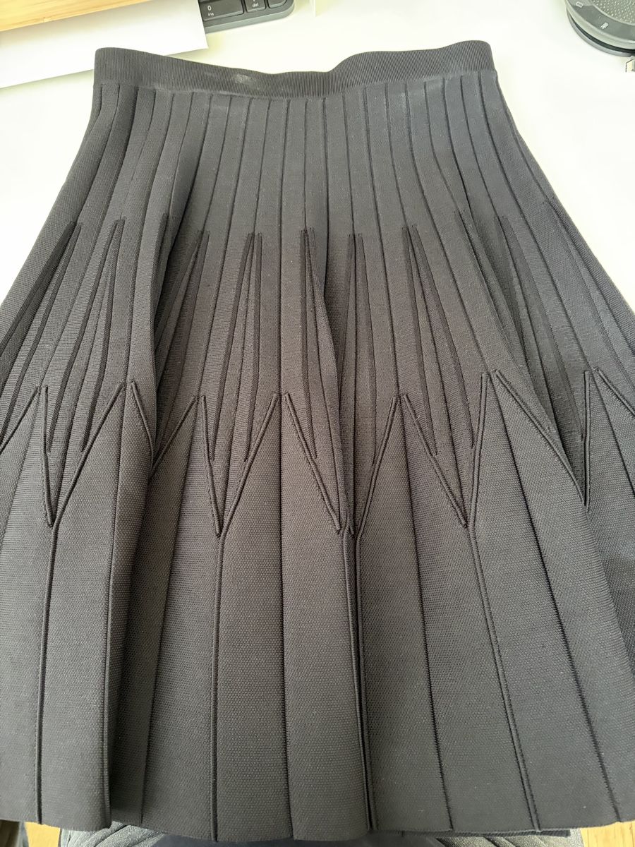 Sandro Gonne: Sandro skirt size 1 – Nuovo (secondo la descrizione) da Münchenstein venduto da ArleneLM 4