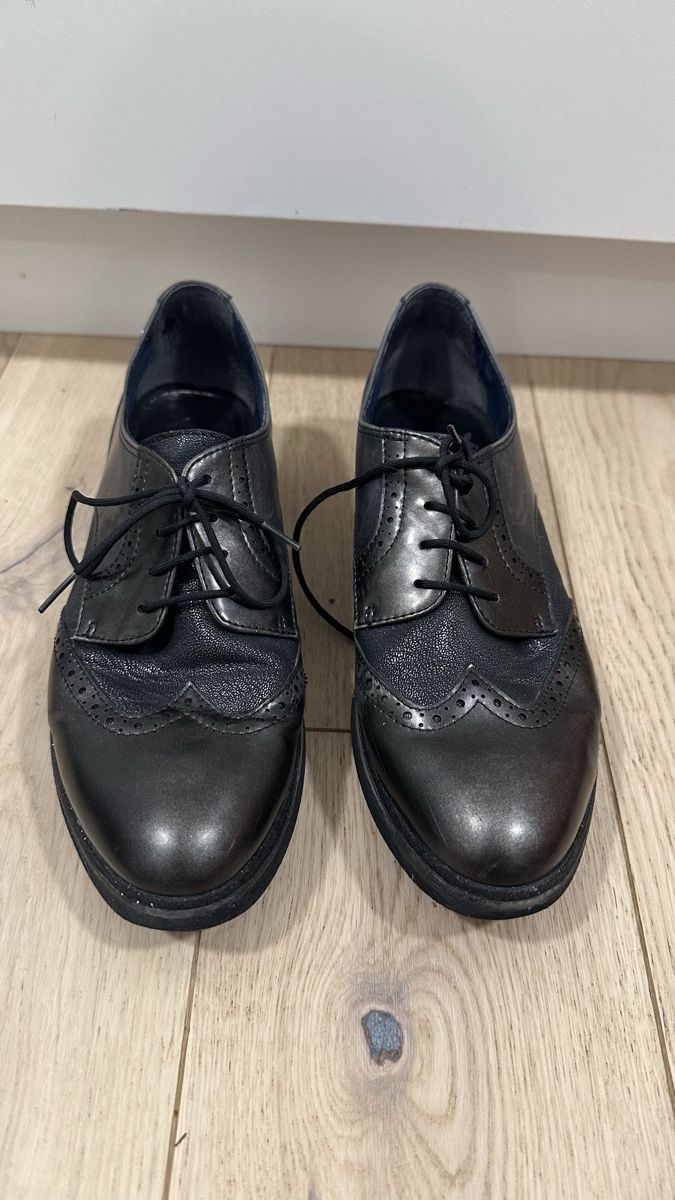 Tamaris Scarpe da donna: Stylish Tamaris Brogues - 38 – Usato da Troinex venduto da AnnaAbanin