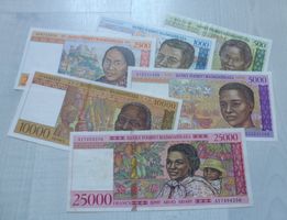 Lot ++ 6 Banknoten aus Madagaskar ab 1995