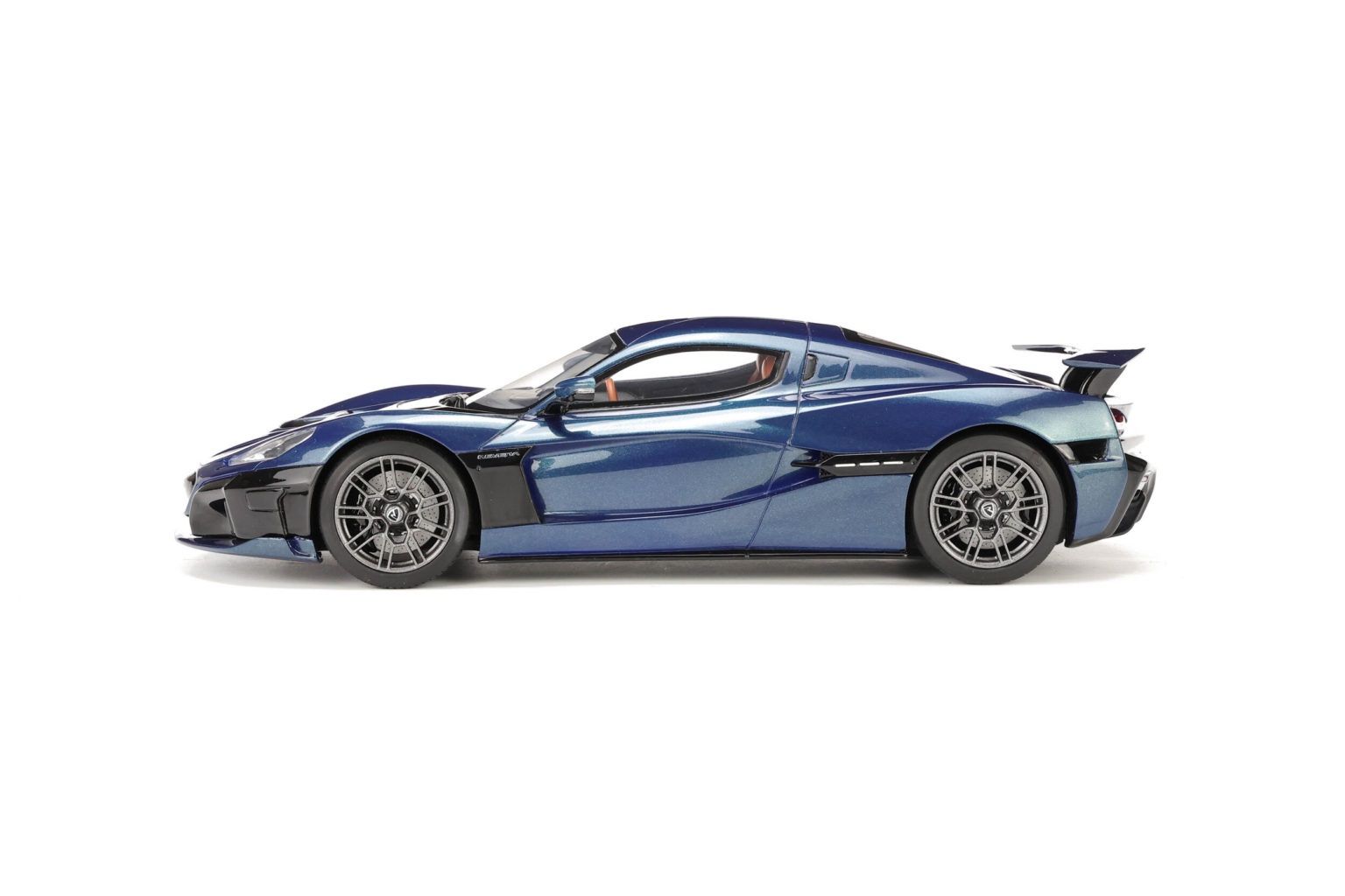 GT Spirit Modellini d'auto: 1:18 Rimac Nevera GT Spirit – Usato da Baar venduto da Cai 2