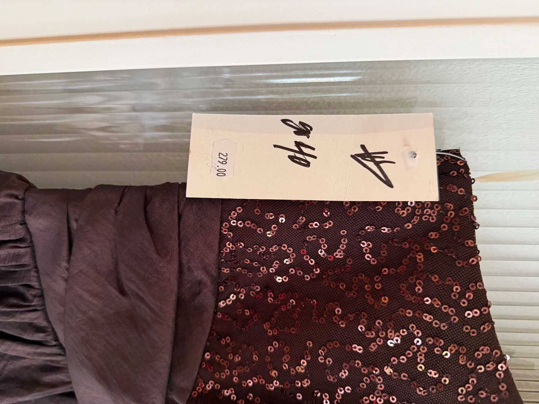 Vestiti: Schickes, glänzendes, braunes Partykleid Grösse 40 – Nuovo (secondo la descrizione) da Zumikon venduto da naiischoen 2