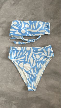 Bikini mit hohem Bund blauweiss gemustert Grösse S-Mneu