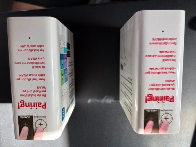 Swisscom Modem & Router: Swisscom Internet Box und 2 WLAN Connection Adapter – Usato da Wald ZH venduto da inf_zxr2 4