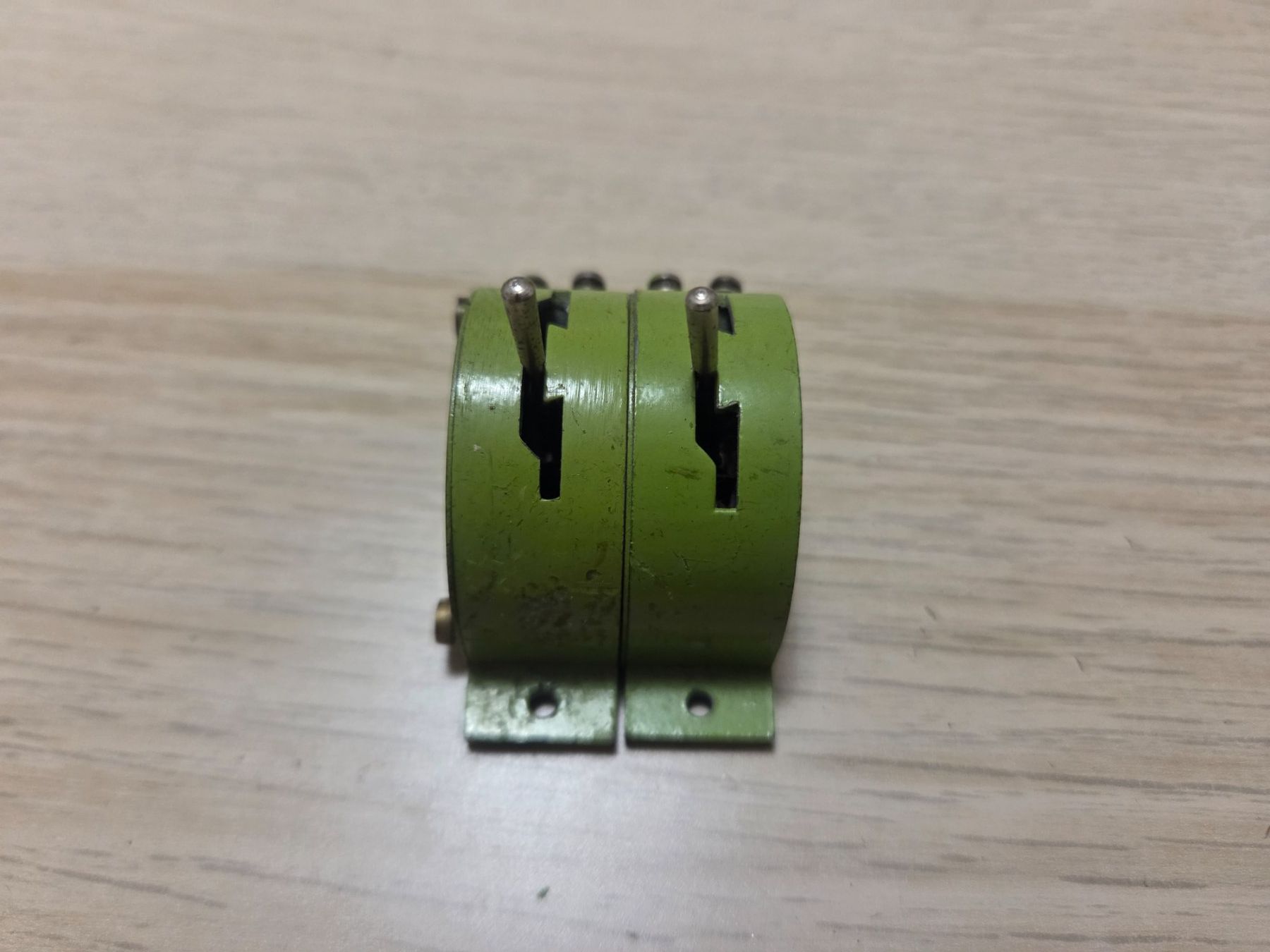Fleischmann Modellini di ferrovie: Fleischmann 2 x 588 Stellhebel – Usato da St-Aubin-Sauges venduto da Lo_Go