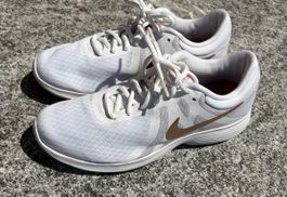 Nike Revolution 4 Damenschuhe gr.40 