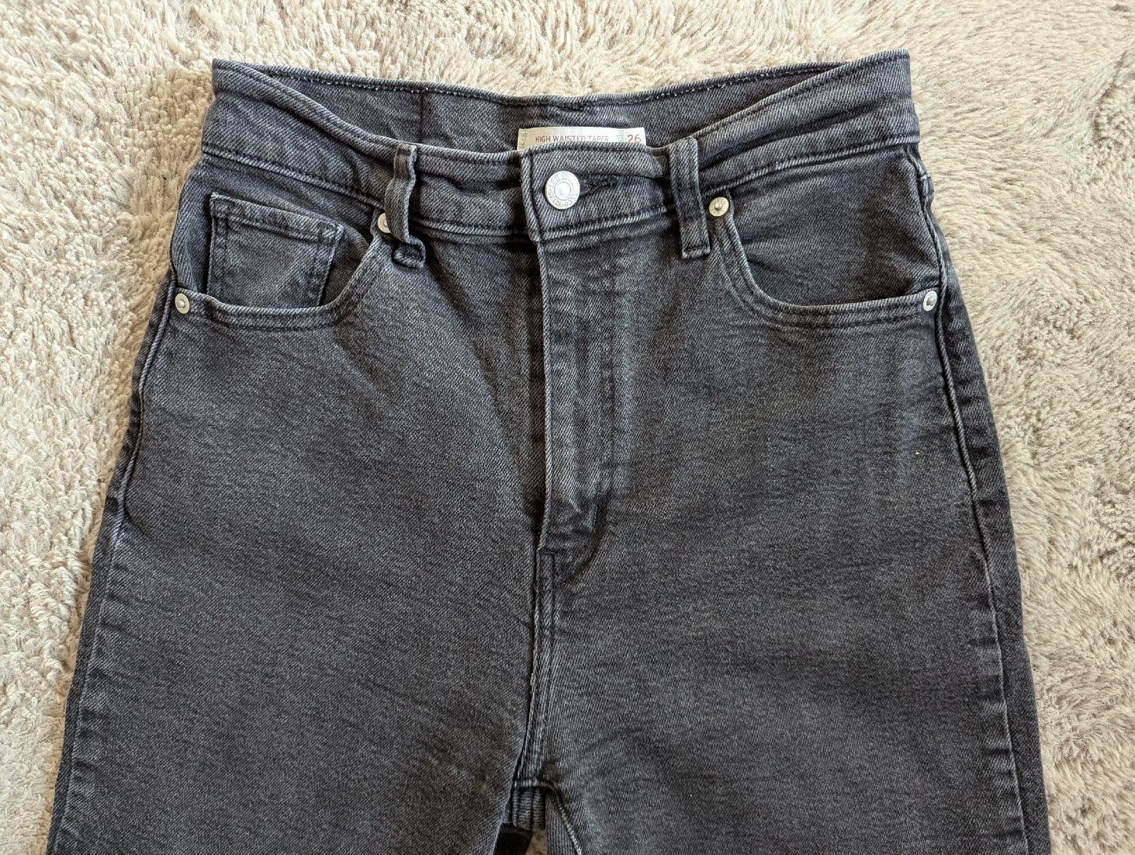 Levi's Jeans: jean Levi's 26 – Usato da Montreux venduto da dem_gyt9 1