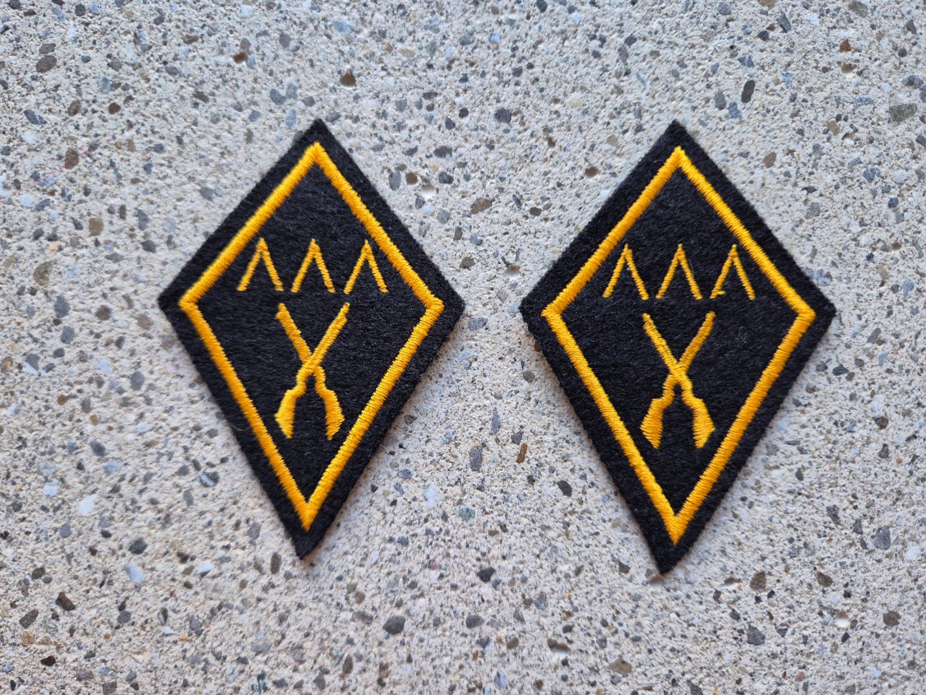Schweizer Armee Placchette & Badge: *** Kragenspiegel / Kragenpatten *** – Nuovo (secondo la descrizione) da Riedholz venduto da fr_sIruP
