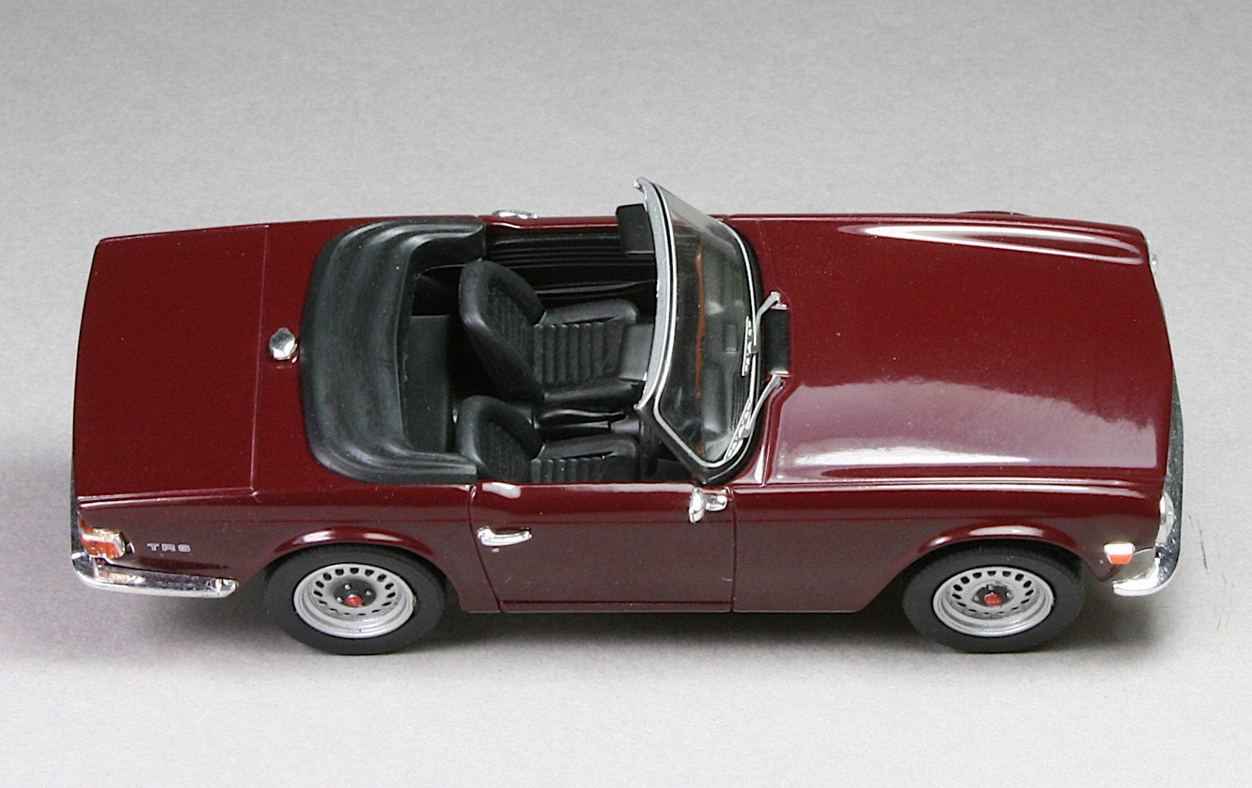 Triumph Modellini d'auto: Vanguards 1:43, Triumph TR6 – Nuovo e nell'imballaggio originale da Elsau venduto da Peekay8 5