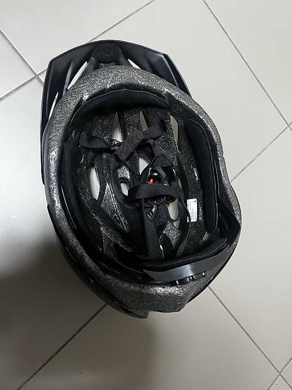Caschi: Casque de vélo  – Nuovo e nell'imballaggio originale da Pully venduto da yaa_rm7x 4
