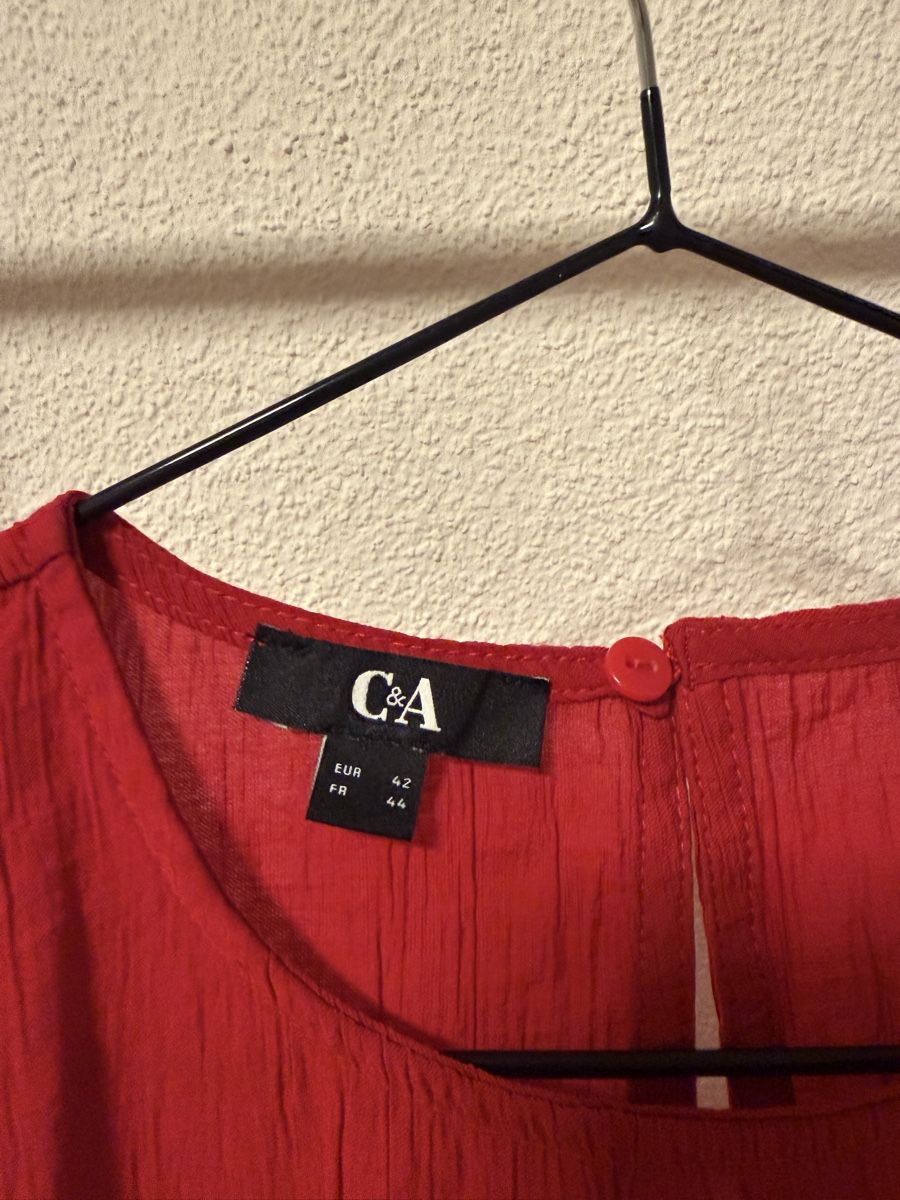 C&A Tops: C&A Top rot Gr. 42 – D'occasion à Kloten par ble_78dj 2