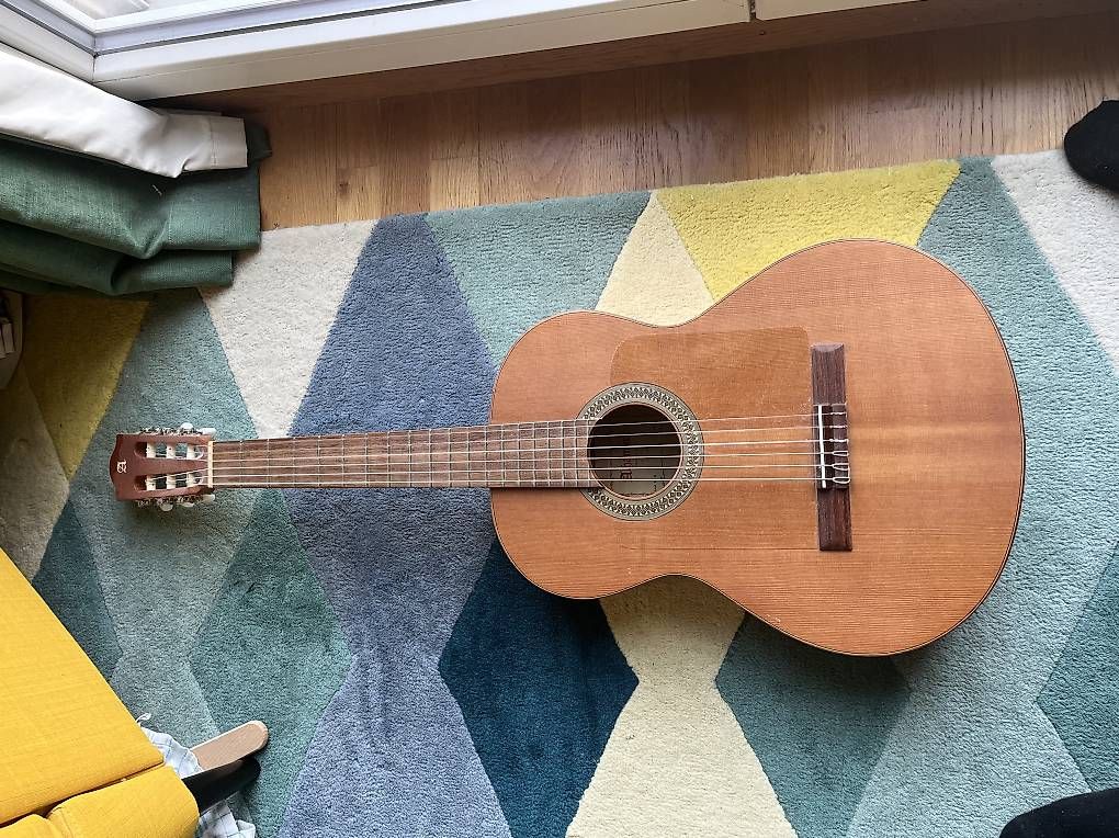 Strumenti musicali: Guitare acoustique Alhambra  – Usato da Morges venduto da aur_b9rz 1