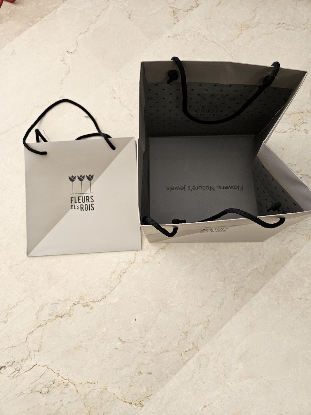 Borse: 2 Taschen Fleurs des rois – Usato da Therwil venduto da cag_jy2h 1