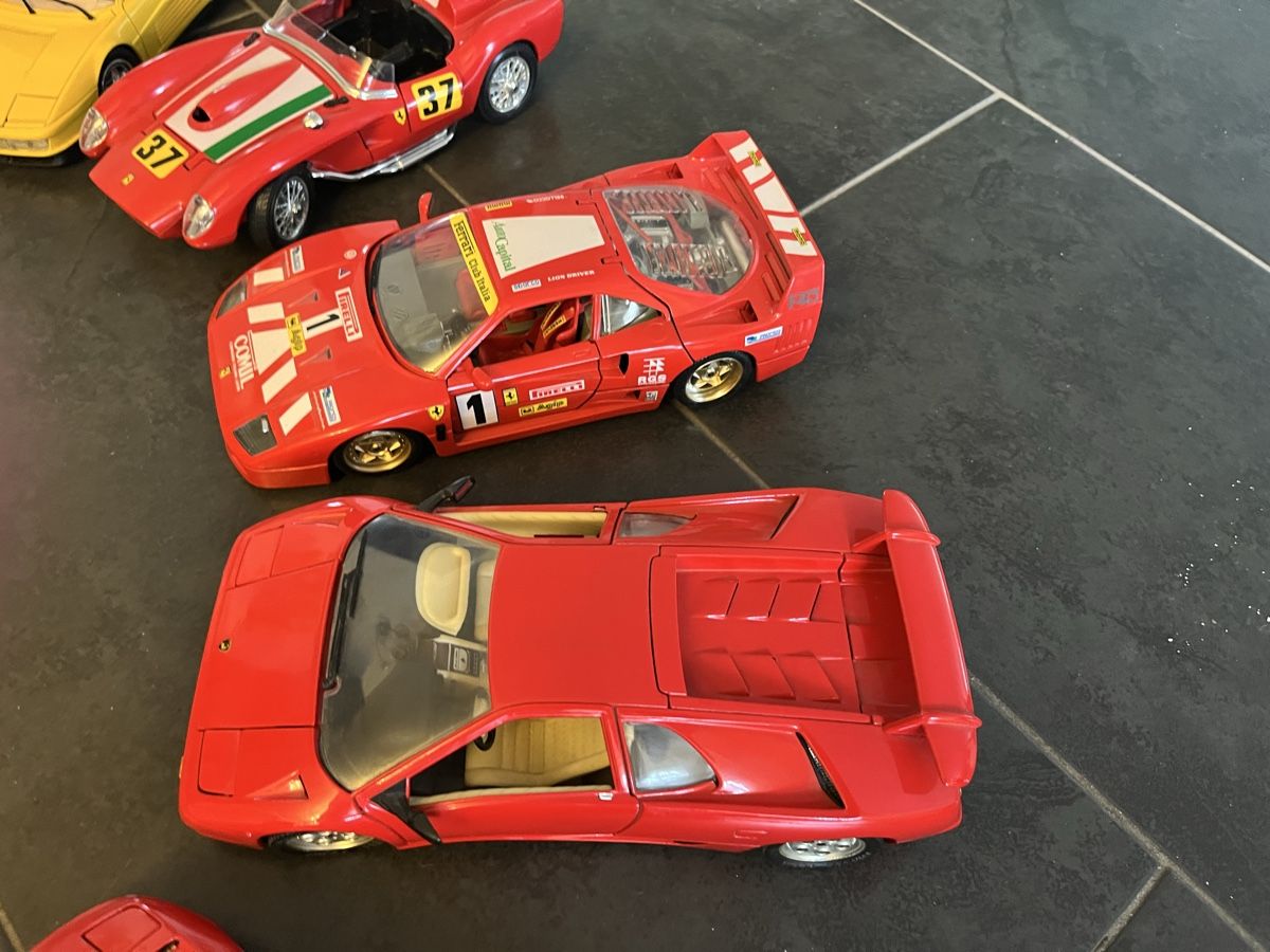 Ferrari Modellini d'auto: Modellautos Ferrari Set gebraucht – Usato da Niederlenz venduto da mar_p5sx 2