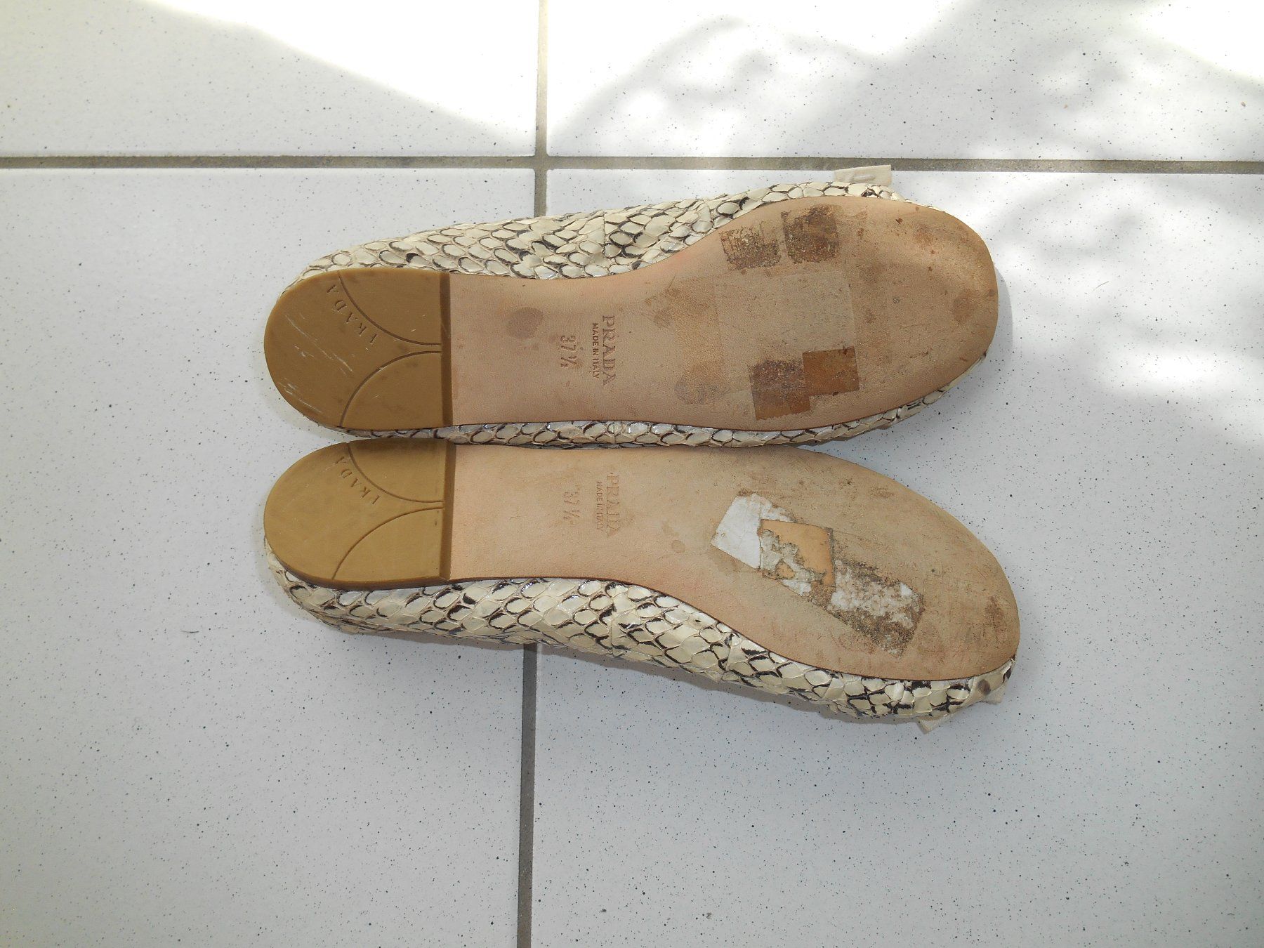 Prada Chaussures femmes: Original Prada Ballerina Grösse 37.5 – D'occasion à Basel par Birs868 4