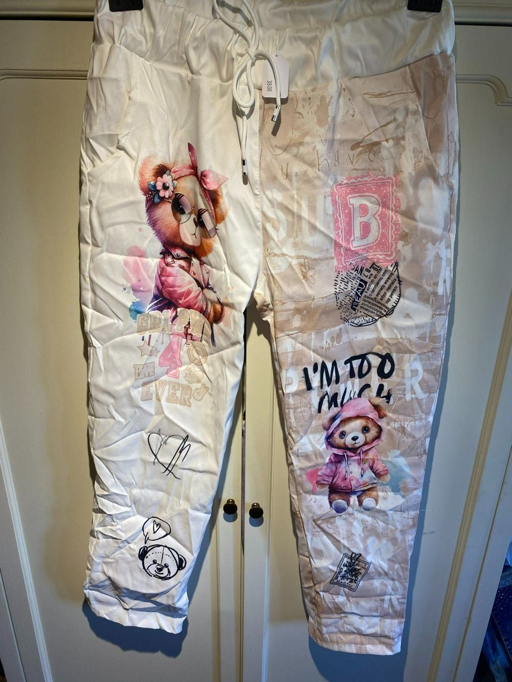 Pantalons: STOFFHOSE DAMEN  BÄRCHEN AUFDRUCK – Neuf avec emballage d'origine à Meienried par ManuelaBoutique 3