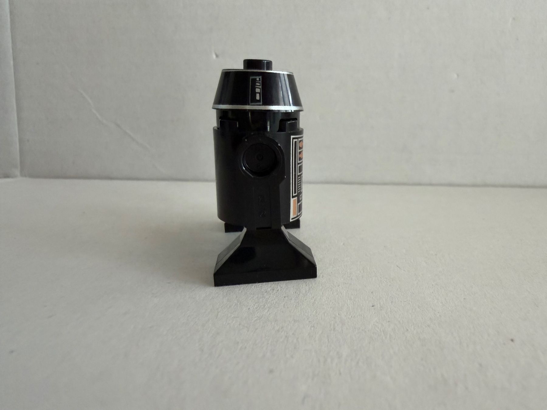 Lego Statuette: Astromech Droid, R5-J2 – Usato da Neftenbach venduto da Elitebricks 3