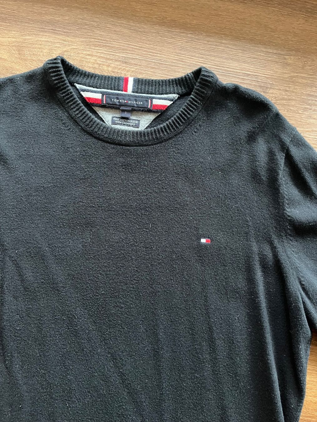 Tommy Hilfiger Pullover & Sweatshirts: Tommy Hilfiger Pullover schwarz – Gebraucht aus Sursee von dok_bz9b