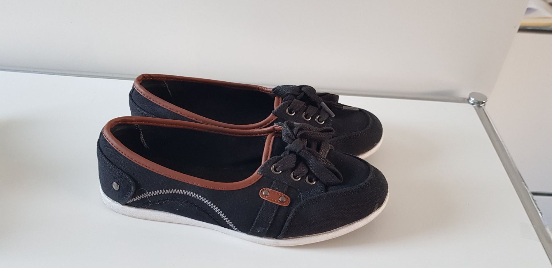 Graceland Scarpe da donna: Halbschuhe schwarz, Stoff, Gr. 37 – Usato da Dietikon venduto da grafad 1