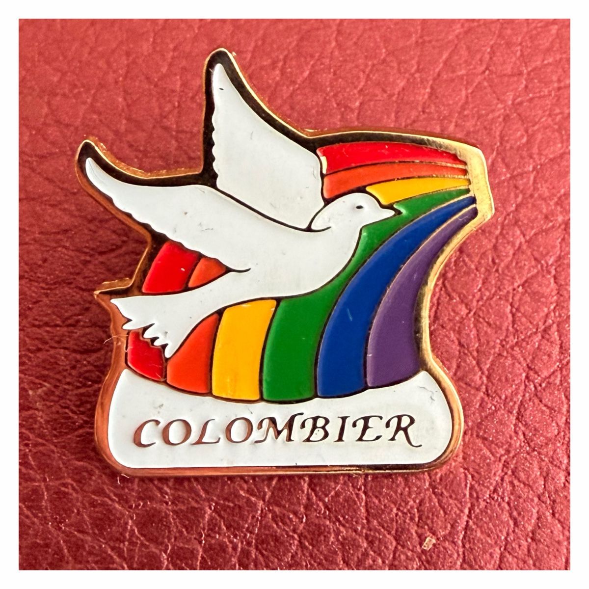 Swiss Plaketten & Abzeichen: Pin - Colombier - Taube mit Regenbogen – Neu (gemäss Beschreibung) aus Schlieren von RoPue