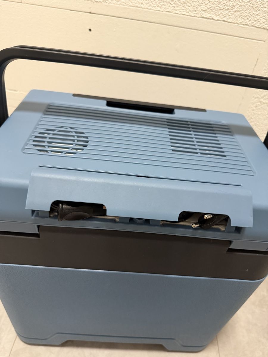 Frigoriferi & Refrigeratori: Glacière Électrique IGLOO Performante - Idéale Camping, Roa – Nuovo (secondo la descrizione) da Courrendlin venduto da ccr_pd6r 5