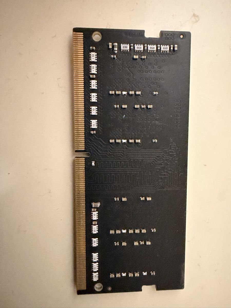 Mémoires / RAM: 4GB DDR4 RAM von Micron – D'occasion à Basel par Brolo.tv 1