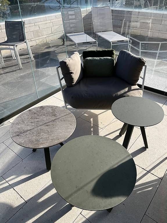 Set di tavolo e panche: Alias Dehors 370 & 373 Sofas + Kettal Maia Coffee Tables  – Usato da Oberwil BL venduto da AGALLI1972 1