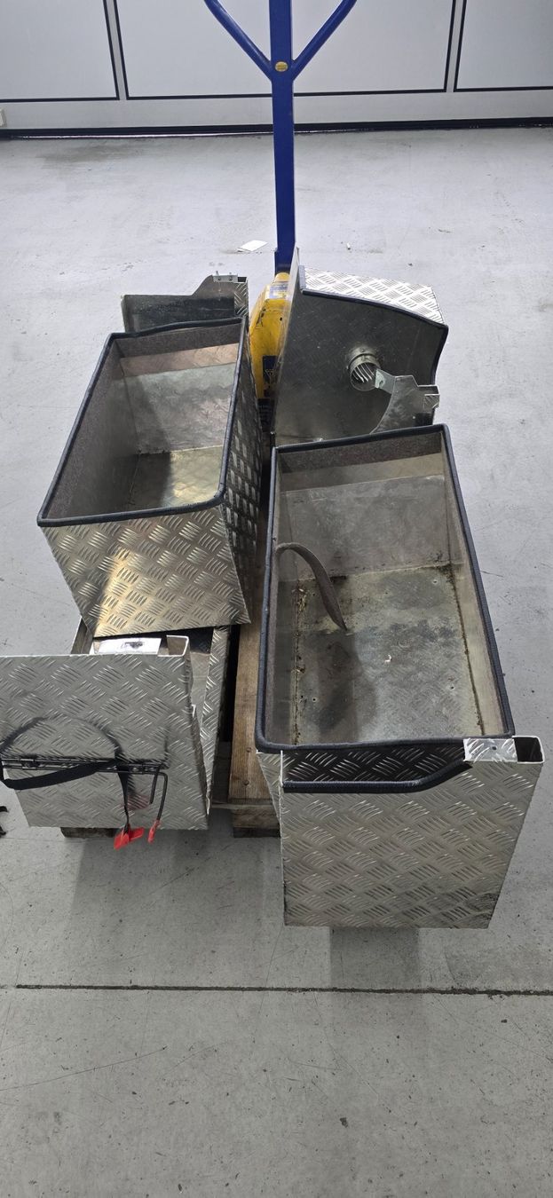 Accessori per altri veicoli: Aluminium Riffelblech Teile – Usato da Cham venduto da WB2223 6