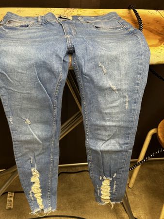 Jenna Jeans, Grösse 40, hellblau, destroyed Look Jeans