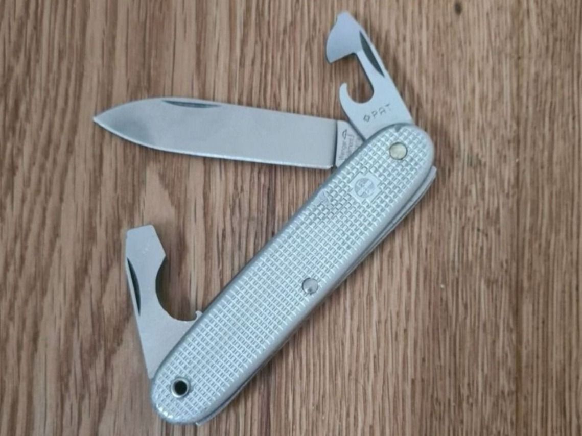 Wenger Coltelli tascabile: Militärmesser Wenger – Usato da Bern venduto da Respirit