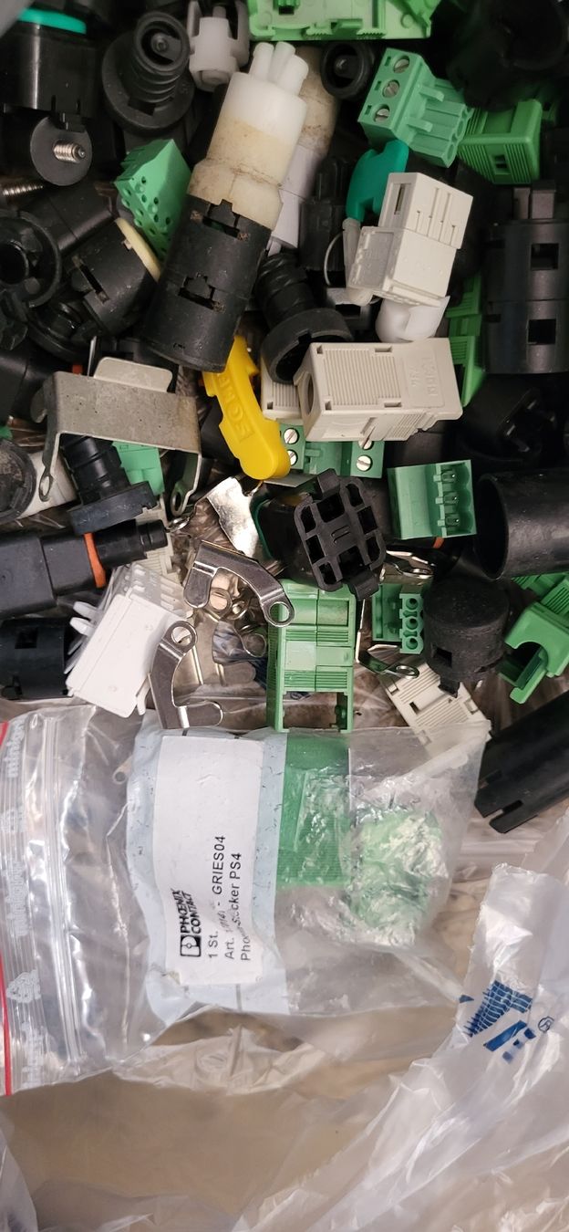 Elektronikbauteile: Grosses Konvolut diverse Elektronik-Teile, Stromerbedarf – Gebraucht aus Konolfingen von Bio-suisse 2