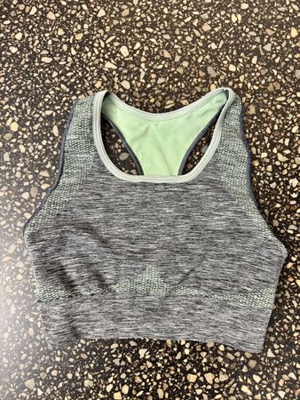 Sweaty betty sports bra size small