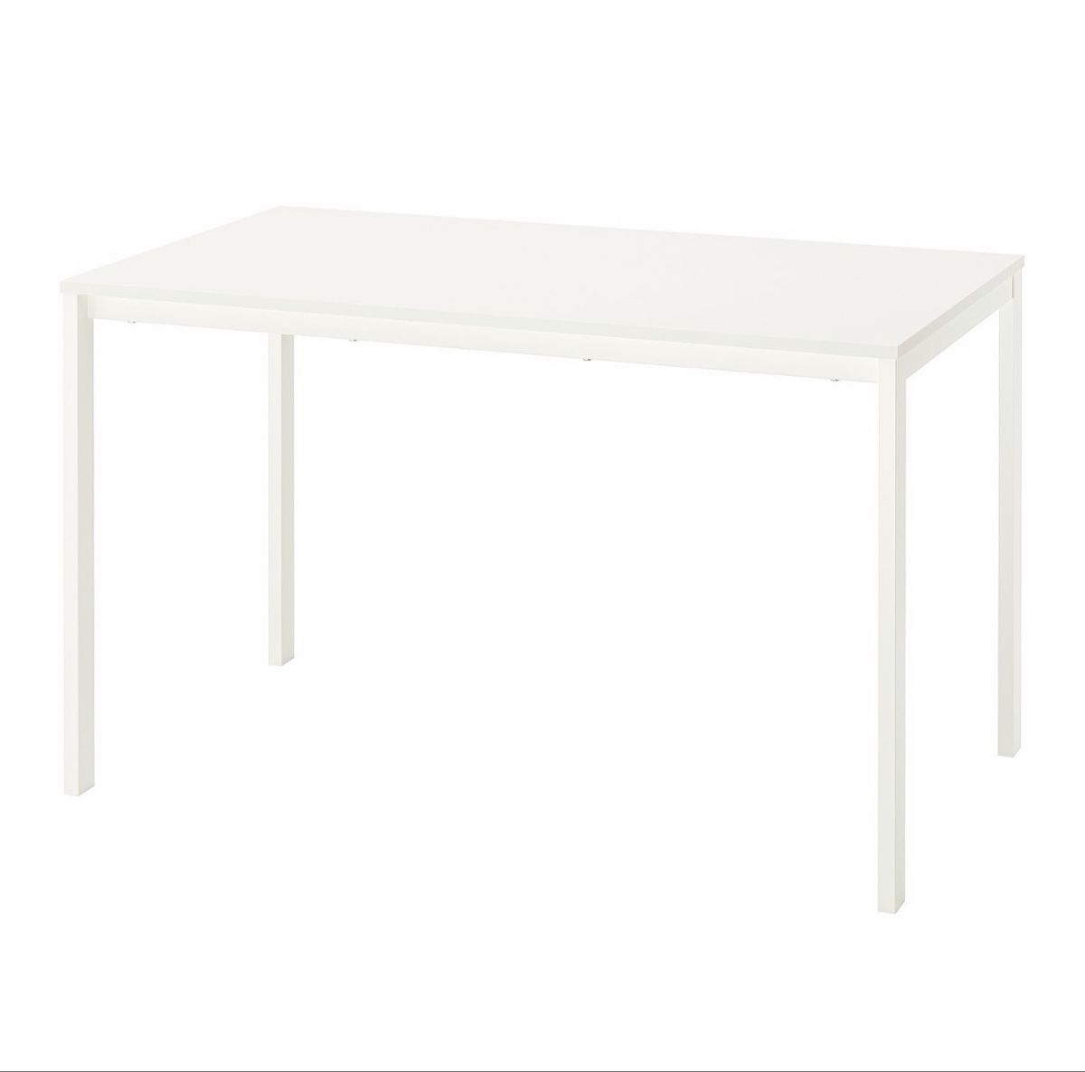 Schreibtische: White Ikea table  – Gebraucht aus Zürich von smanaswi