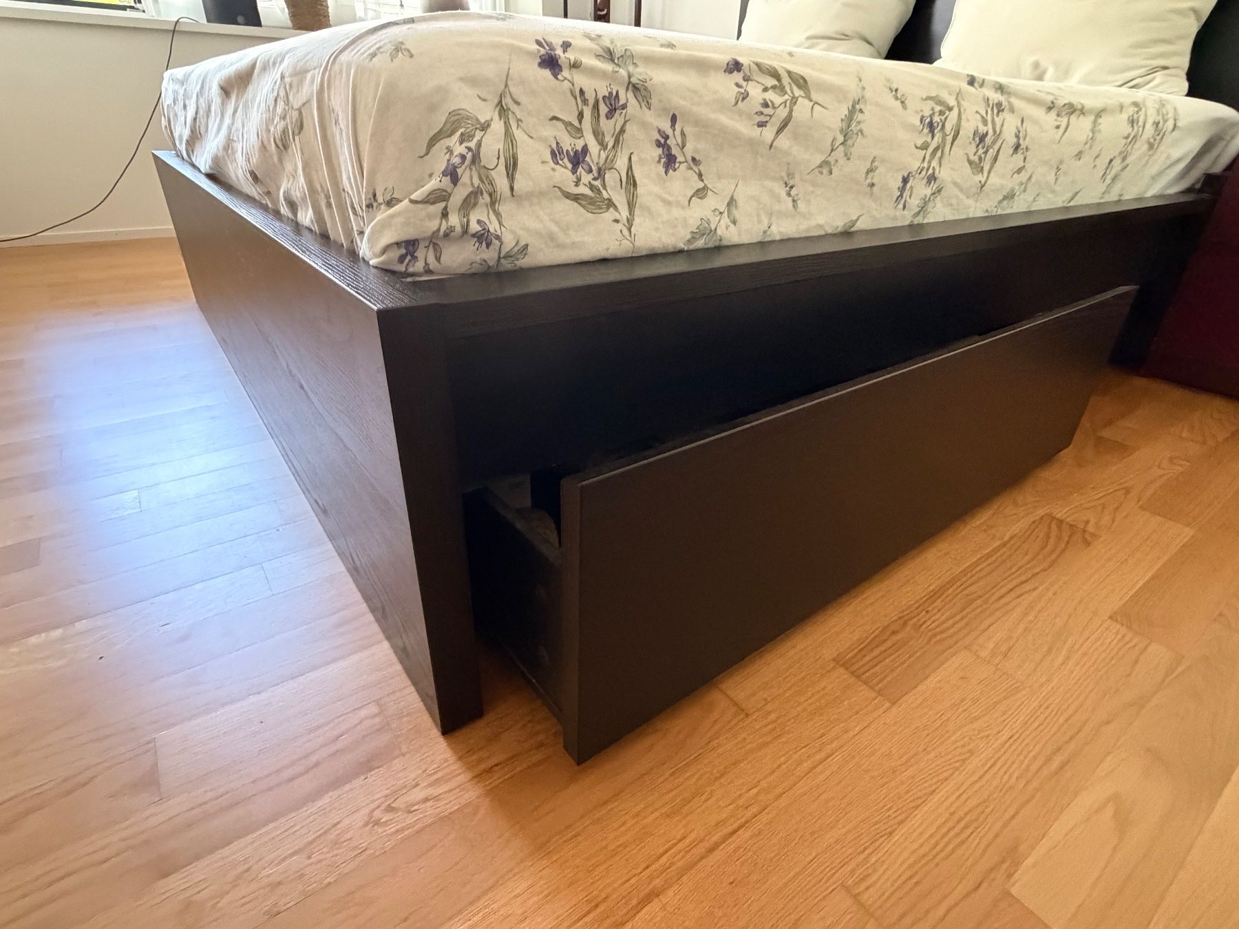 Ikea Letti: Bettgestell dunkelbraun mit Schubladen 160x200 cm – Usato da Zürich venduto da ale_2mzj 3