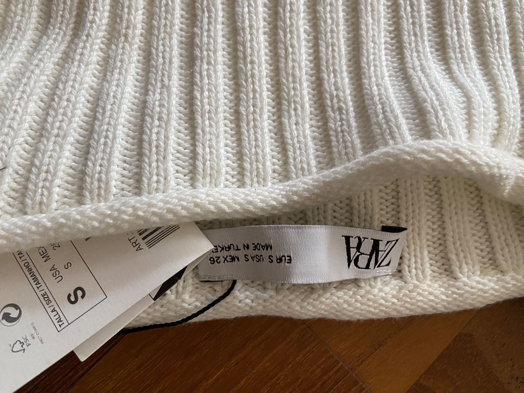 Zara Tops: Zara Top – Neu (gemäss Beschreibung) aus Unterengstringen von bar_rh5f 5