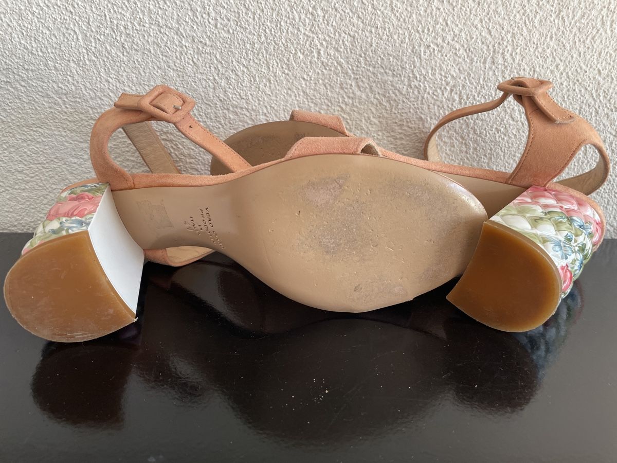 Scarpe da donna: Vero Cuoio Sandalen mit Blumen, Gr. 40/41 – Usato da Ennetbaden venduto da Julia555 6