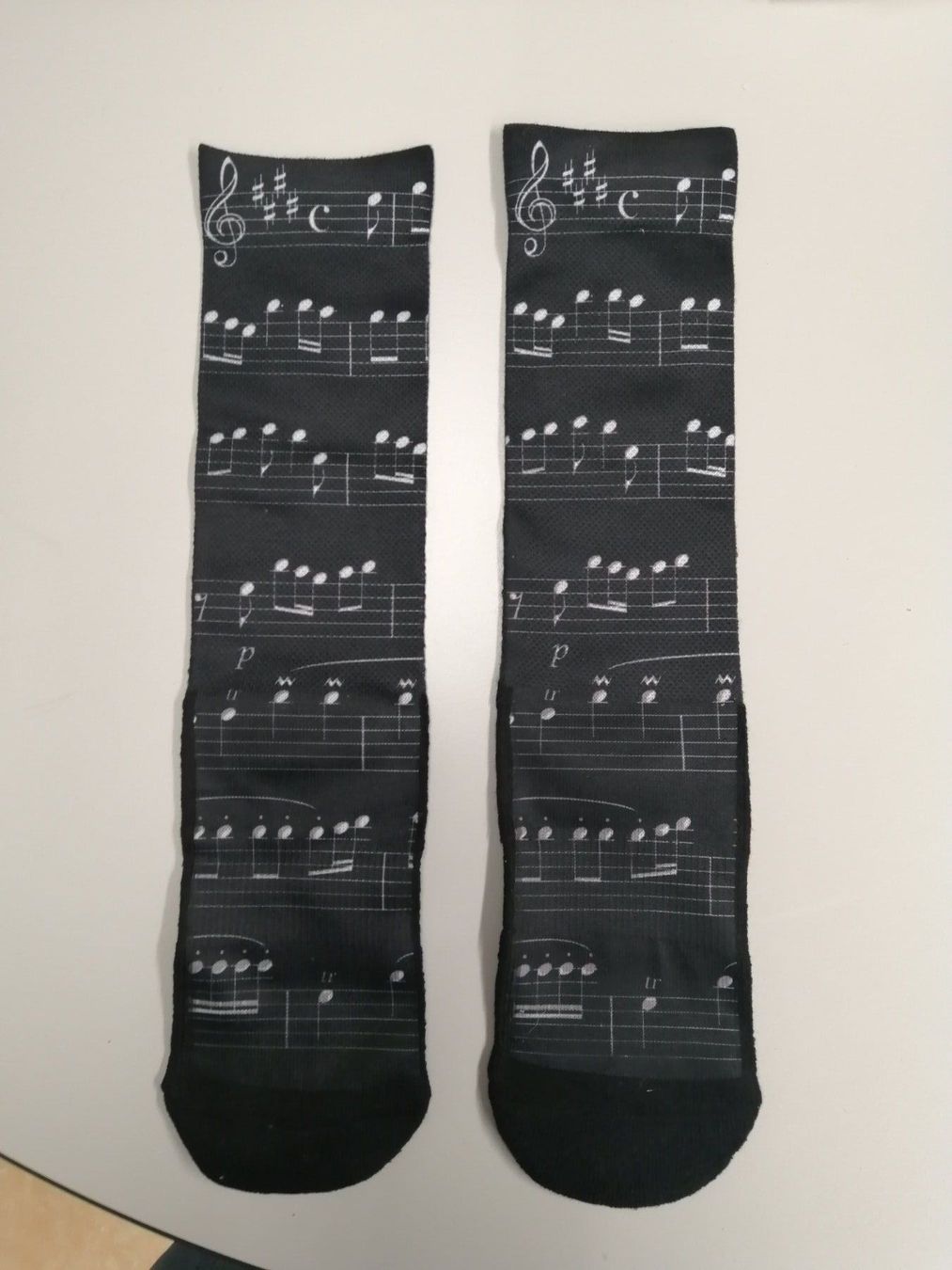 Socken: Socken schwarz Musik Noten Neu – Neu (gemäss Beschreibung) aus Nidau von Beritundpan