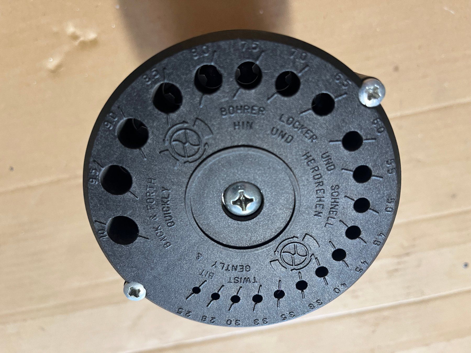 Bosch Trapani: Bohrerschärfgerät Bosch S41 – Usato da Unterkulm venduto da Fabulirius 1