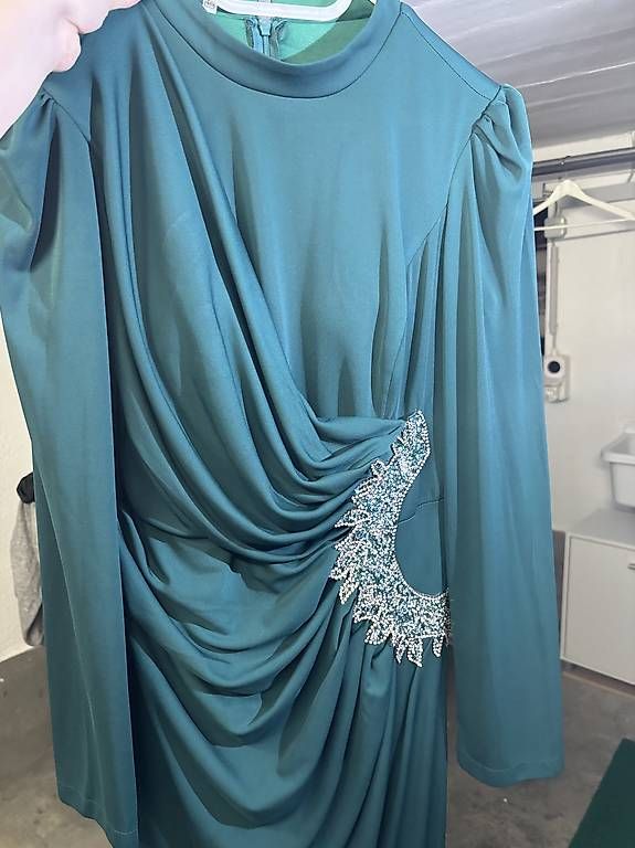 Vestiti: Abendkleid Grösse 46 – Usato da Näfels venduto da hano.degi 3