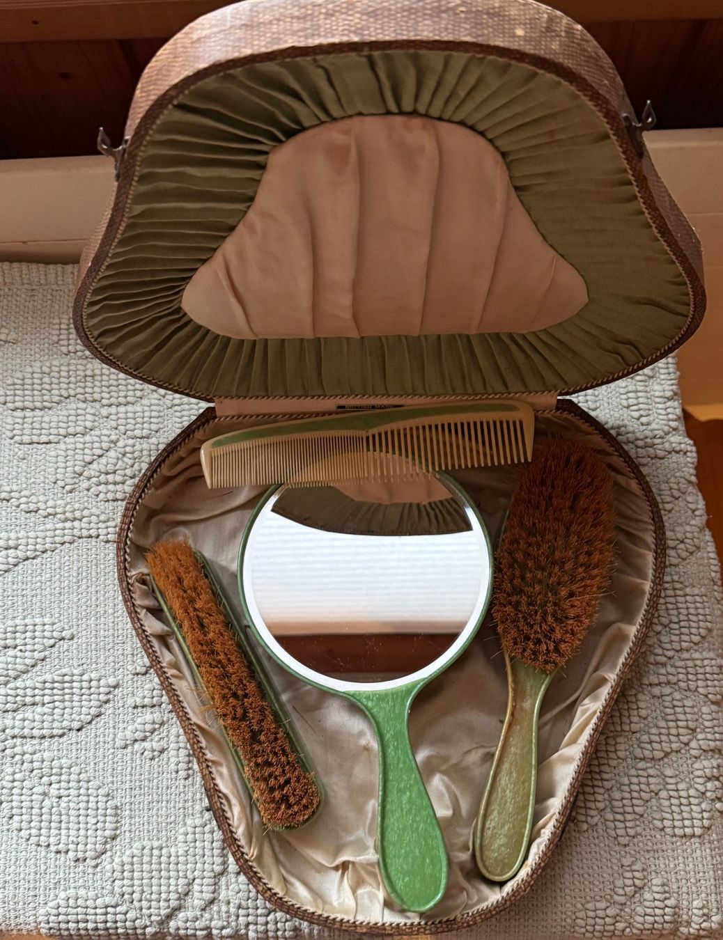Accessori per capelli: Waschtisch Set 1940 Zelluloid grün – Usato da Grabs venduto da Antik-Vintage 2