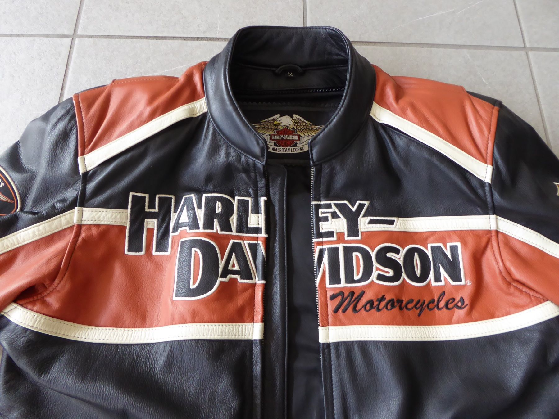 Harley-Davidson Giacche: Harley Davidson Lederjacke mit Innenfutter und Rucksack – Nuovo (secondo la descrizione) da Birrhard venduto da Telemaster1 8