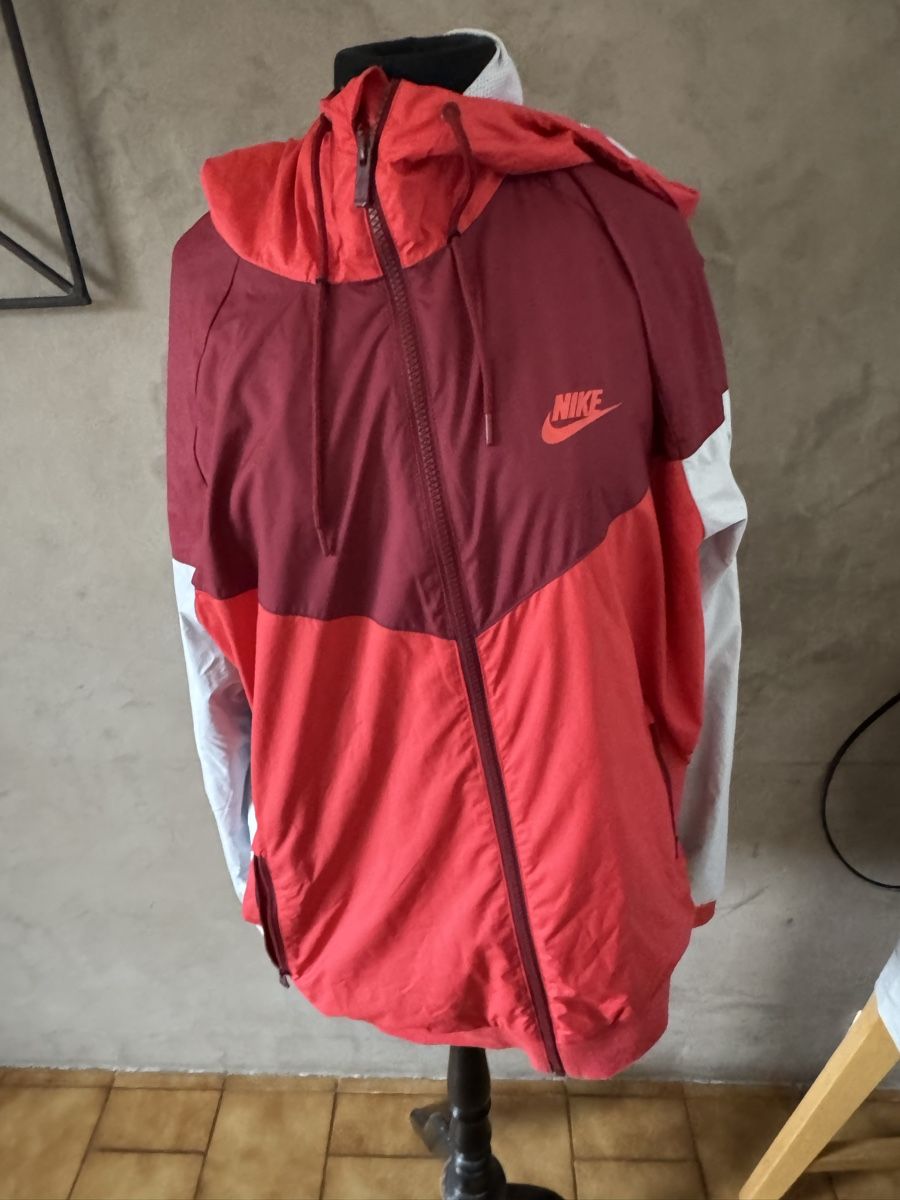 Nike Giacche: Veste Nike coupe-vent, taille L kilyan – Usato da Veyrier venduto da kimedovapa