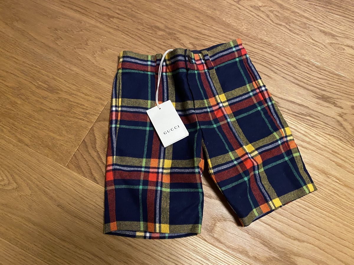 Gucci Pantaloni: Gucci Kinder-kurzehose Gr. 110 – Nuovo e nell'imballaggio originale da Genthod venduto da Tidus04