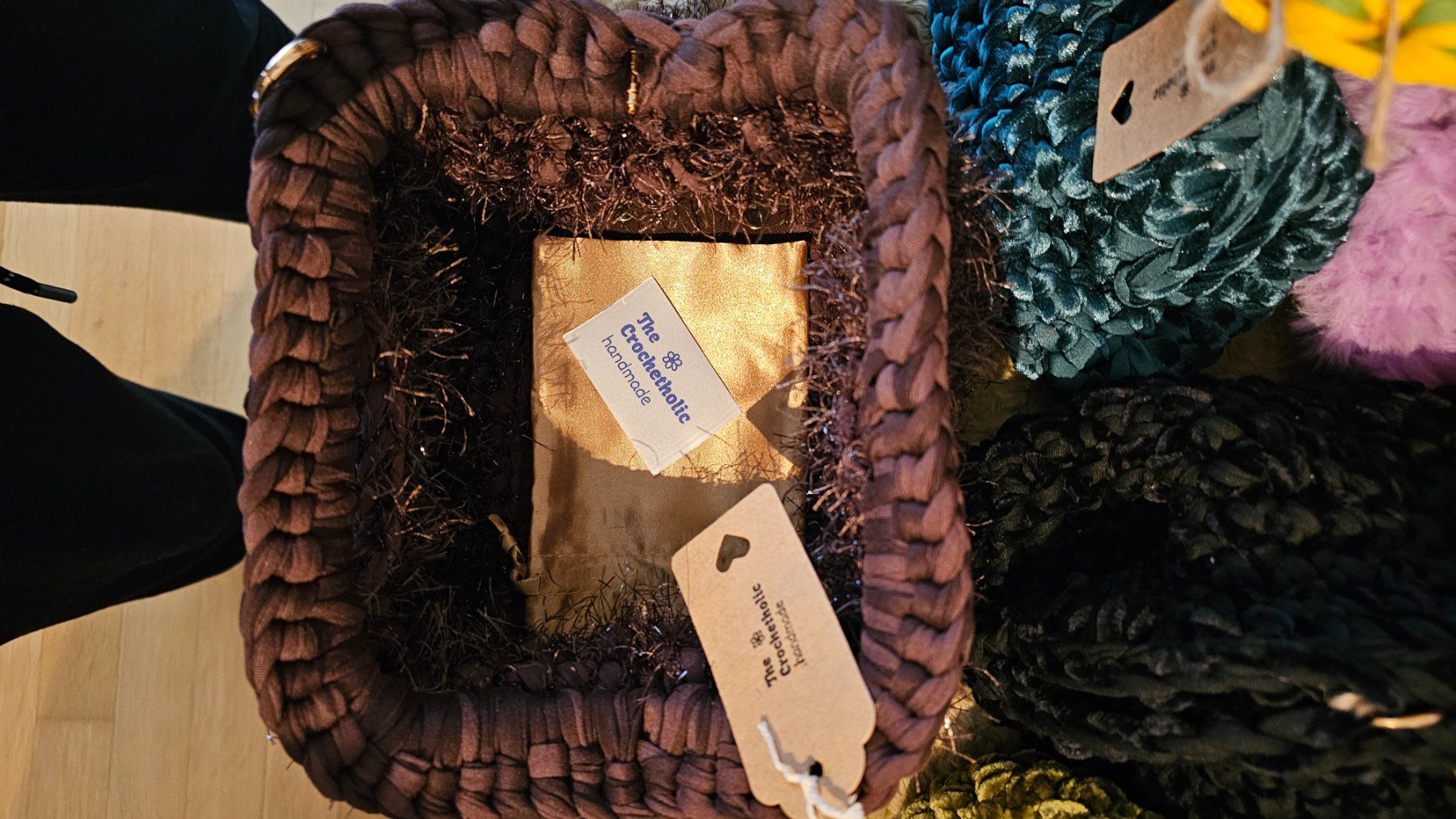 Borse da donna: Wunderschöner, brauner Clutch trendy und einzigartig – Nuovo e nell'imballaggio originale da Fehraltorf venduto da lisam16 2